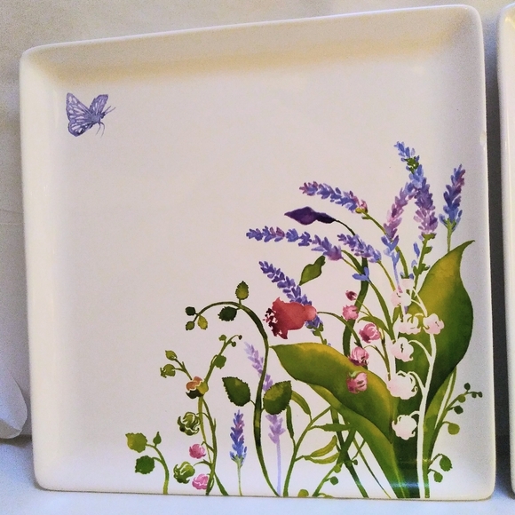(2) Crabtree & Evelyn Square 9.5"x 9.5" Ceramic Dinner Plates with Floral Design - Picture 3 of 11